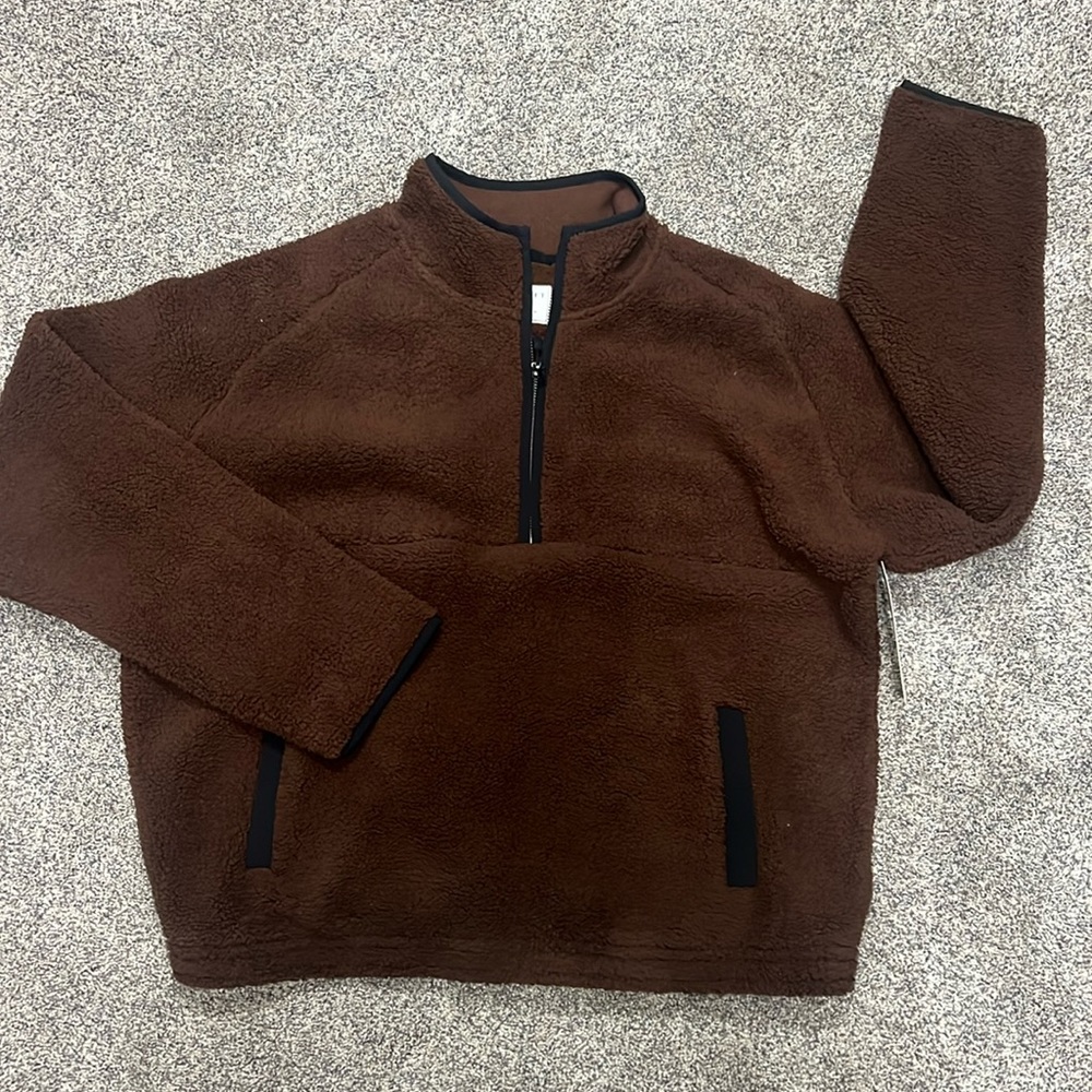 BRAND NEW Sherpa Quarter Zip